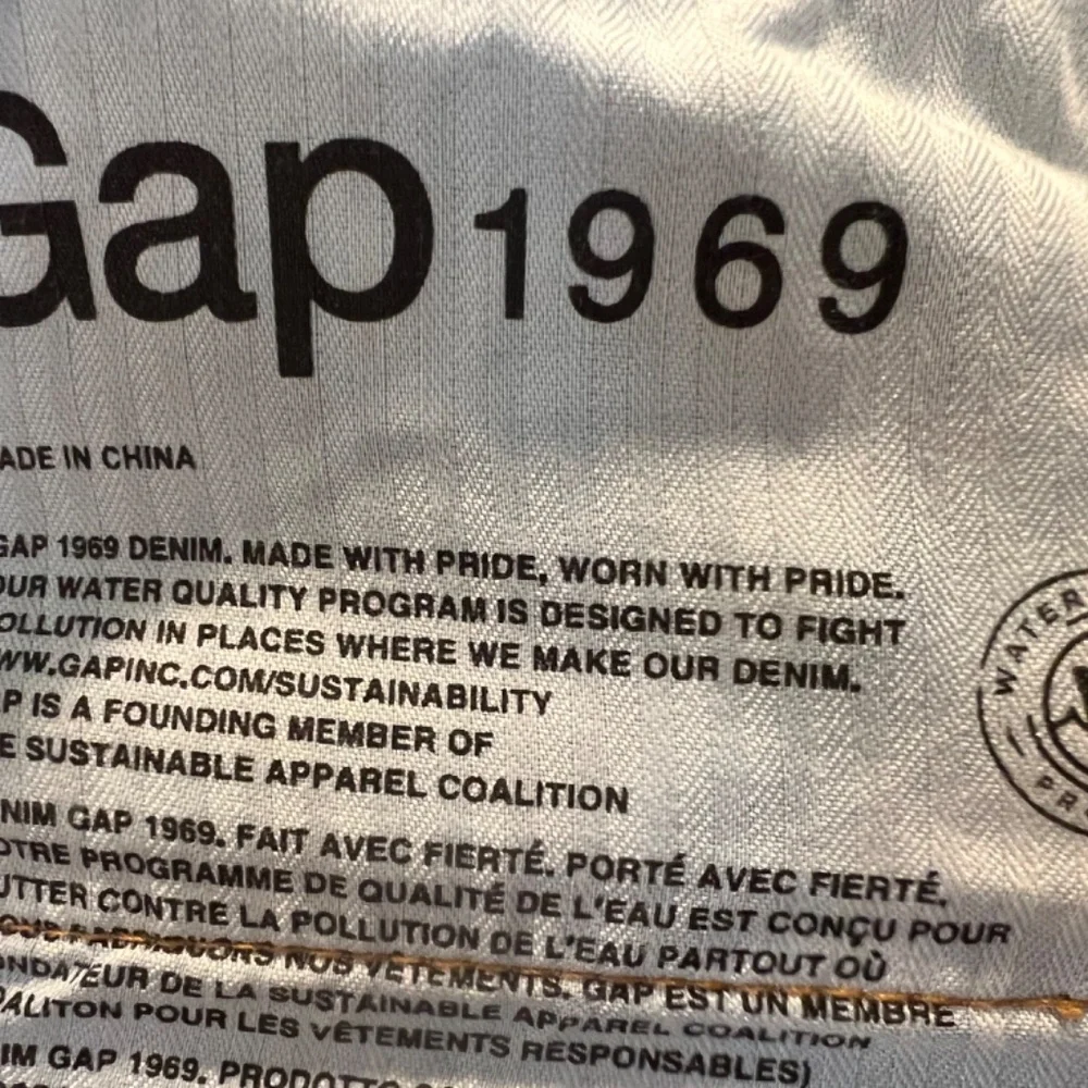 GAP Ladies' Bluejeans Size 29 - Picture 4 of 5